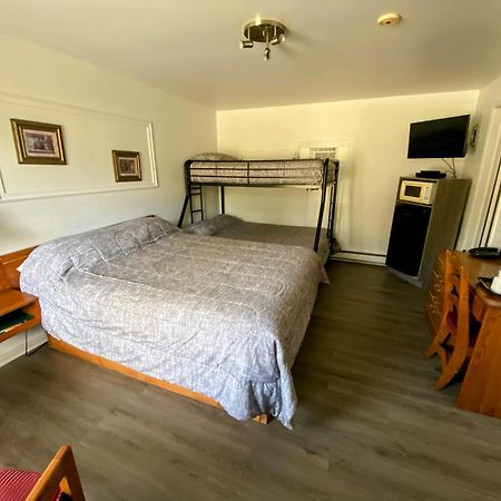 Motel Bonsoir Joliette Bagian luar foto