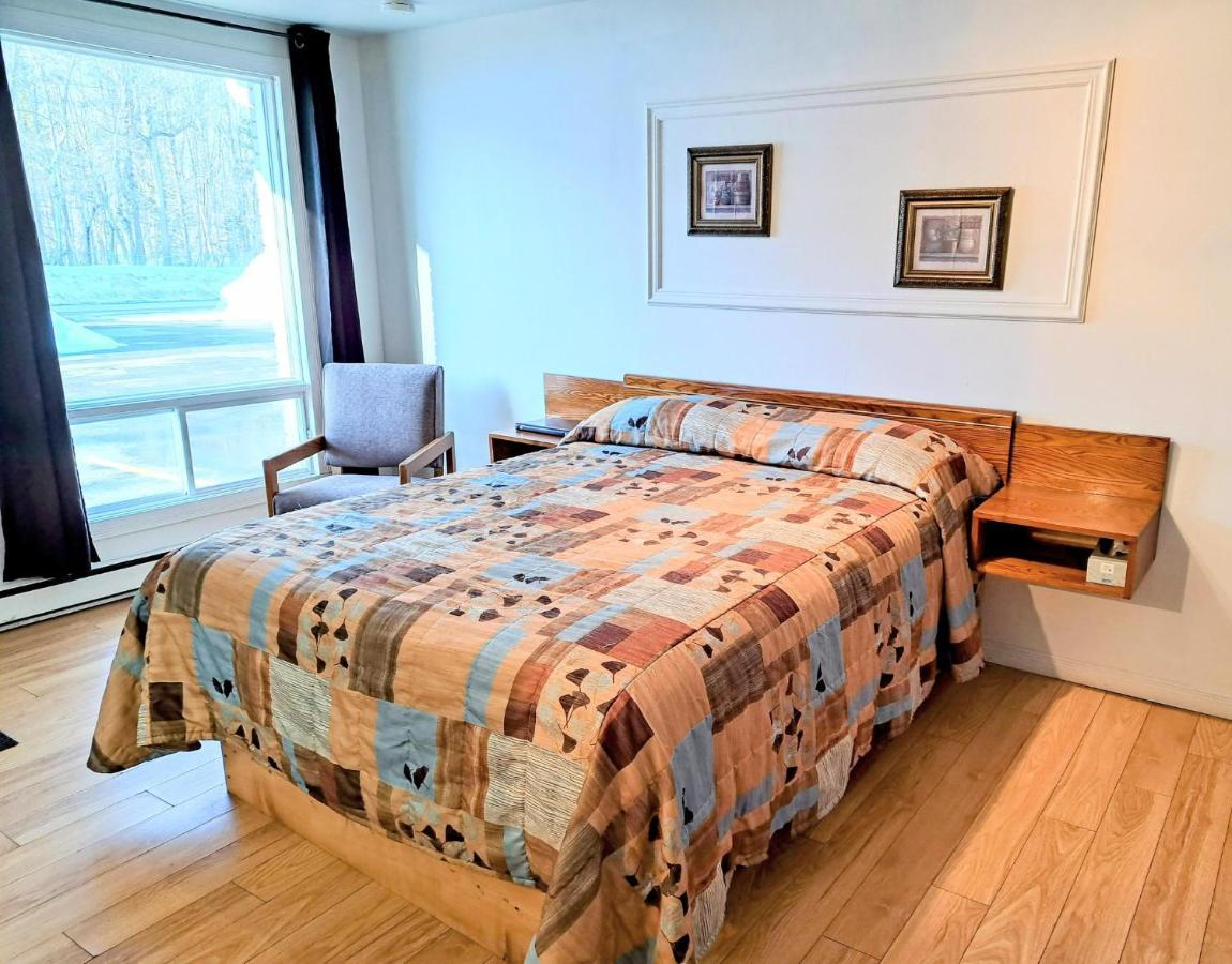 Motel Bonsoir Joliette Bagian luar foto