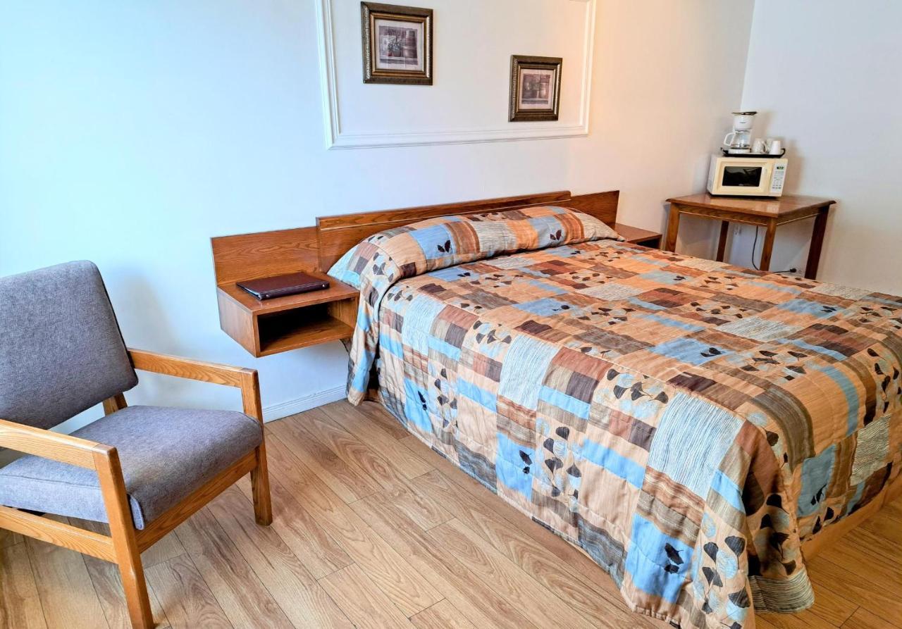 Motel Bonsoir Joliette Bagian luar foto