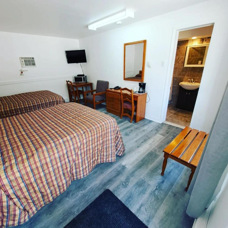 Motel Bonsoir Joliette Bagian luar foto