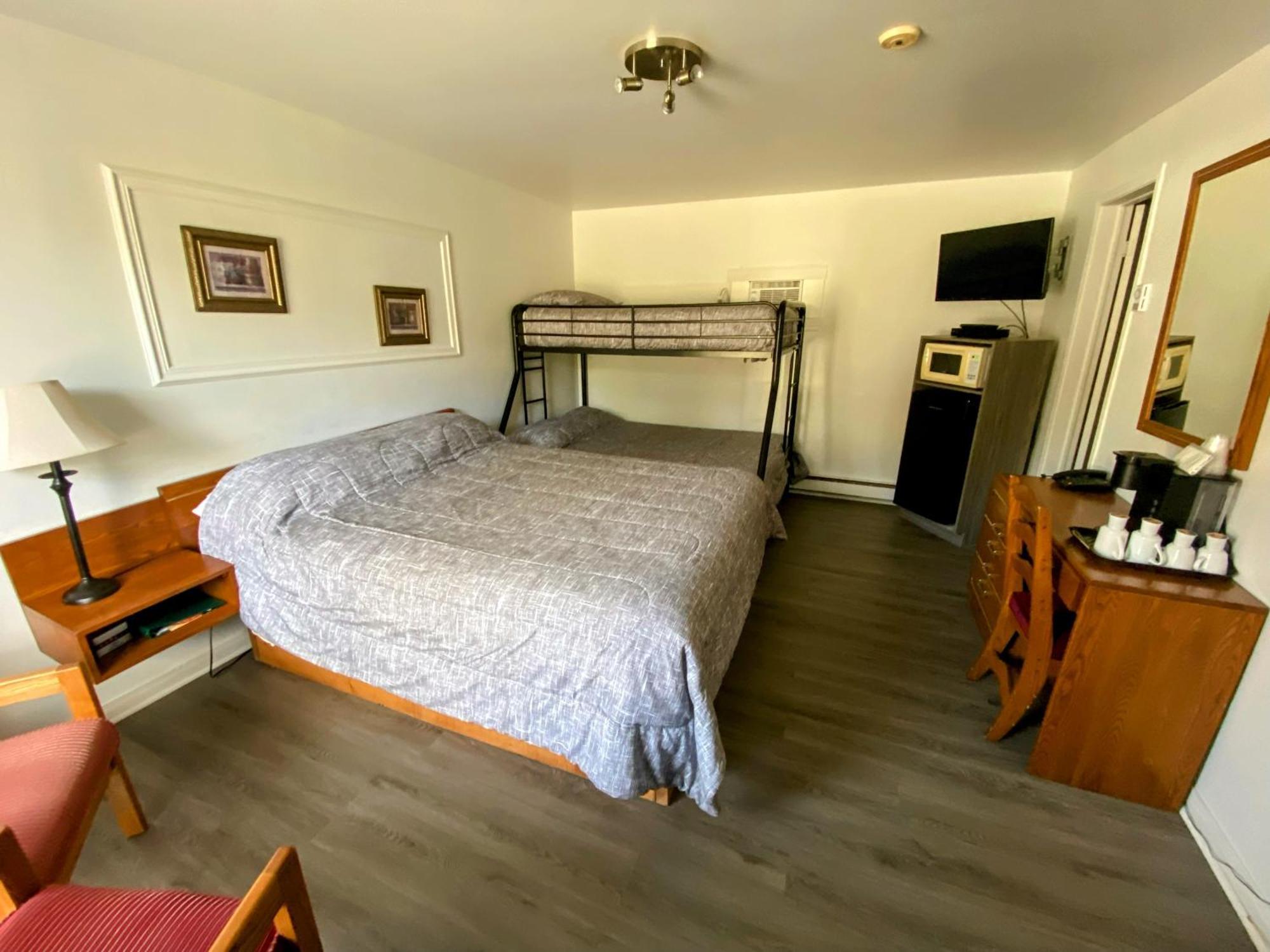 Motel Bonsoir Joliette Bagian luar foto
