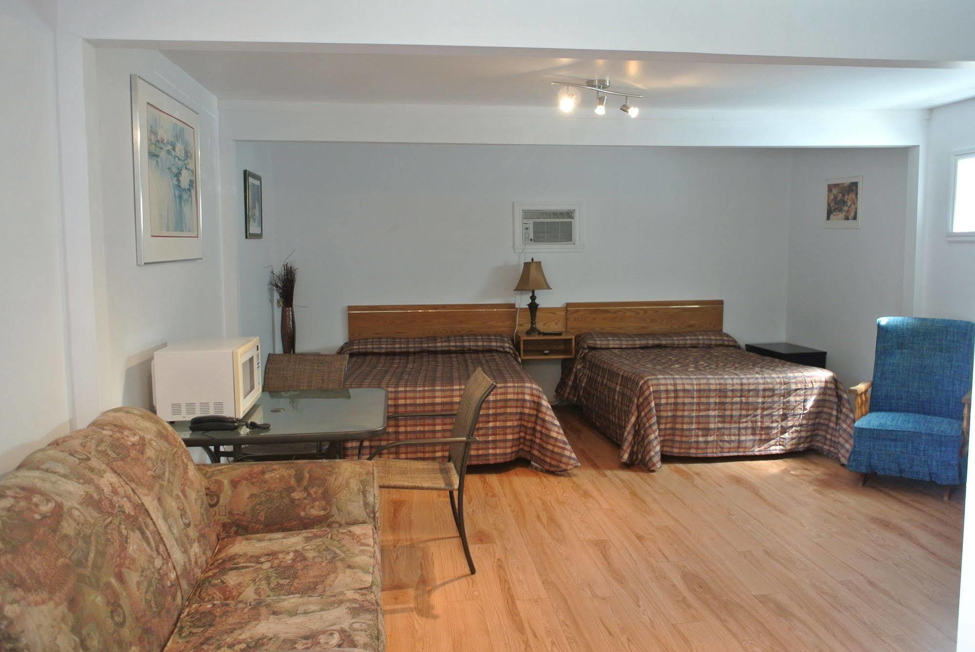 Motel Bonsoir Joliette Bagian luar foto