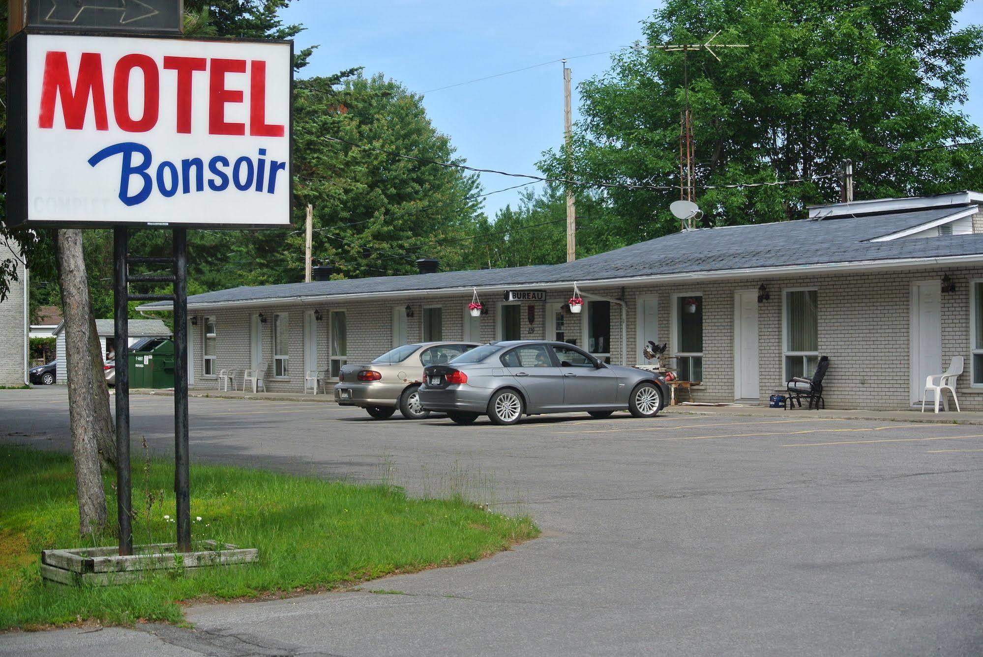 Motel Bonsoir Joliette Bagian luar foto